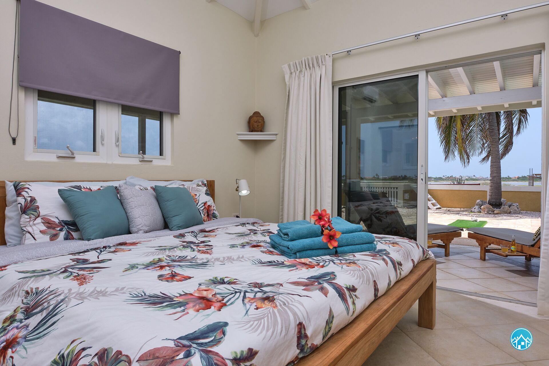 4 bedrooms, in-room safe, desk, iron/ironing board