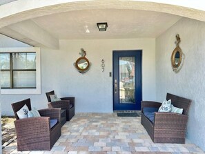 Terrace/patio - Searenity Escape - New Pool, Bikes, Parking, Near the Beach (Naples)