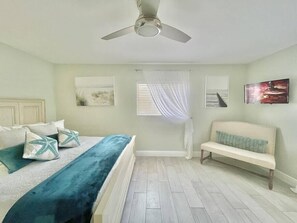 3 عدّة غرف نوم ومكواة/لوح كي وواي فاي وملاءات أسرّة