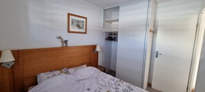 2 bedrooms, travel cot