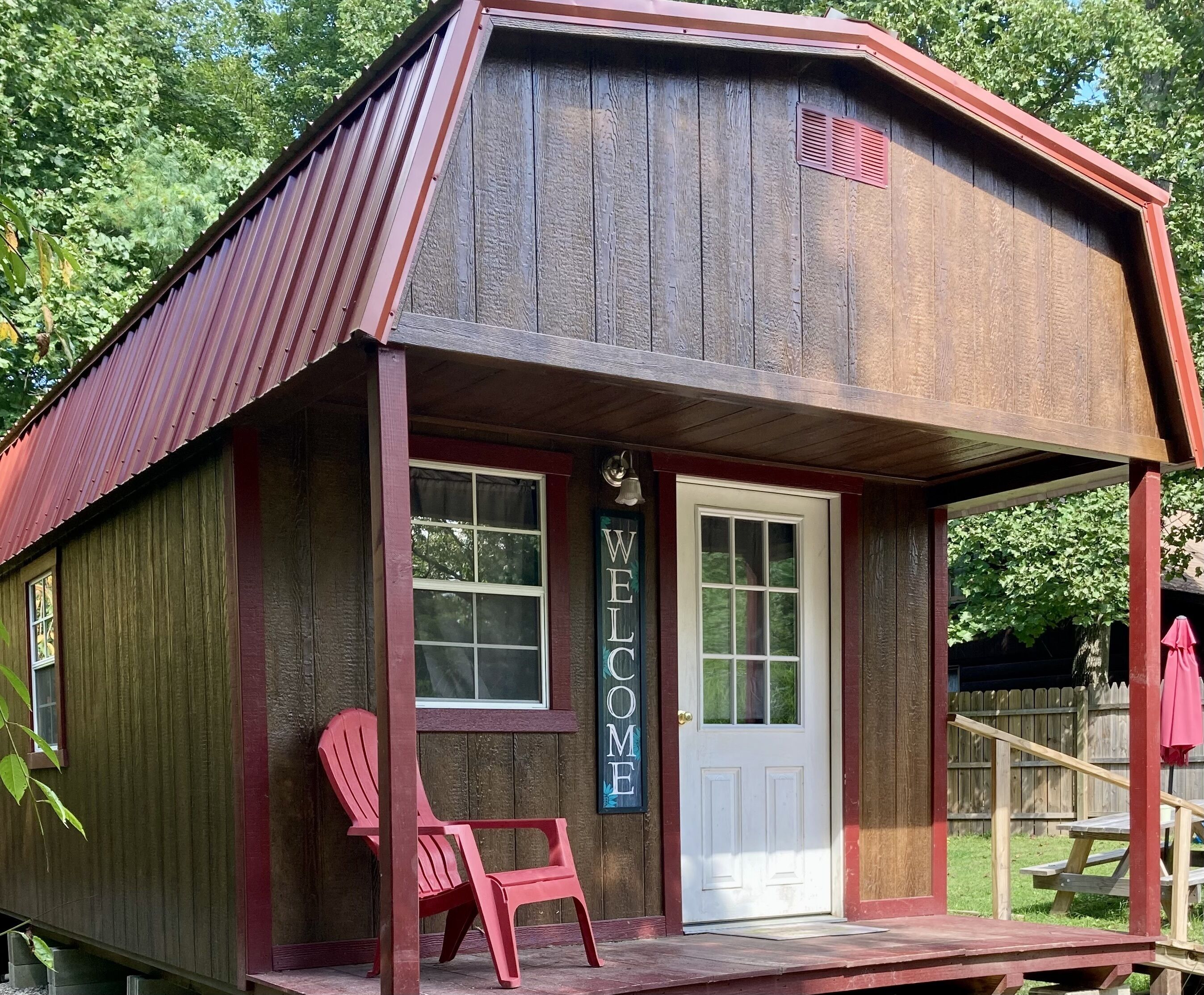 Tiny Cabin with HOT TUB! 