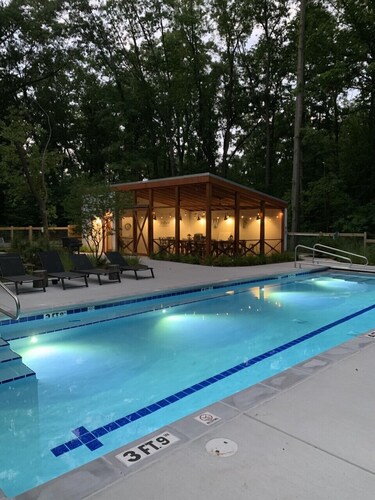 Steps from Pool w/ Private Hot Tub in Gorgeous Wooded Setting of New Buffalo