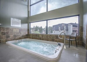 Interior - Modern decor condo in Downtown WP w/access to Rec center w/pool, hot tub and (Winter Park)