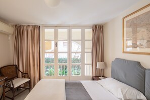 4 bedrooms, iron/ironing board, free WiFi, bed sheets - Maison Barchetta in via Giulia (Roma)