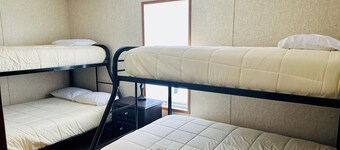 KINGFISH LODGE - PRIVATE MAINTAINED 3 BEDROOM 2 BATHROOM PRIVATE RENTAL