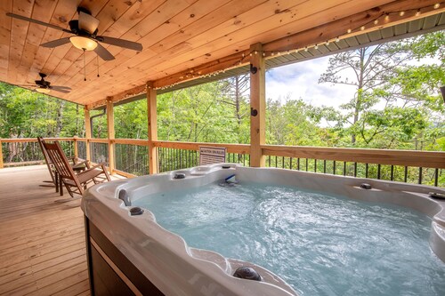 Hot Tub - Fire Pit -Wifi