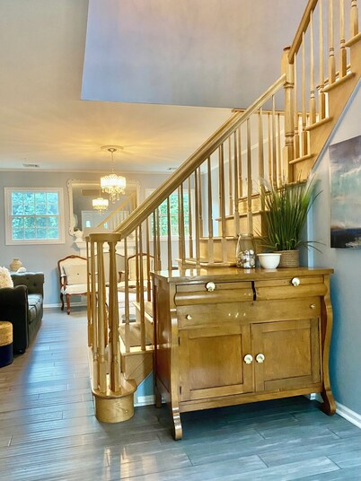 Welcome to Captain Henry's Coastal Retreat