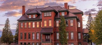 Old St. Vincent's 303 — Sauna | 14ft Loft | Mtn Views | Walk Downtown