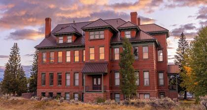 Old St. Vincent's 303 — Sauna | 14ft Loft | Mtn Views | Walk Downtown