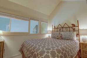 Condo, 1 Bedroom | 1 bedroom, laptop workspace, iron/ironing board, free WiFi - Telemark Lodge with Panoramic Views of Copper Mountain - TL503 by Redawning (Copper Mountain)