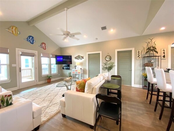 House, 2 Bedrooms | Living area | Smart TV