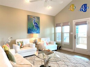 House, 2 Bedrooms | Living room | Smart TV