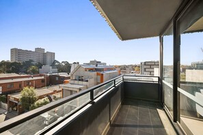 Property grounds - Comfy 2-Bed Balcony Unit near Iconic Chapel St (Prahran)