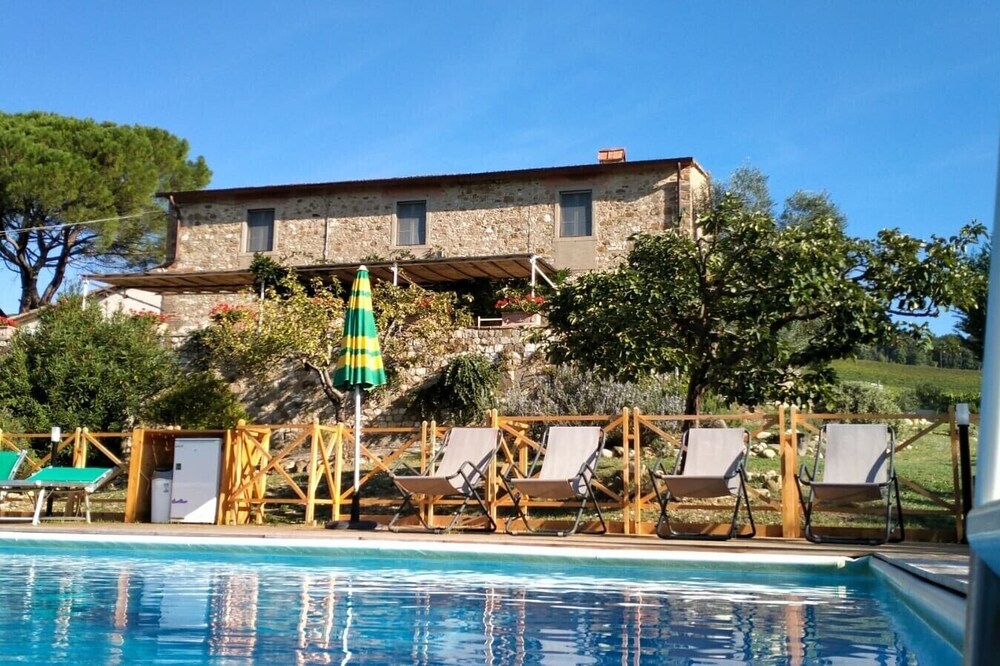 Villa Acquapietra - 7 BEDROOMS AND SWIMMING POOL IN THE VINEYARDS