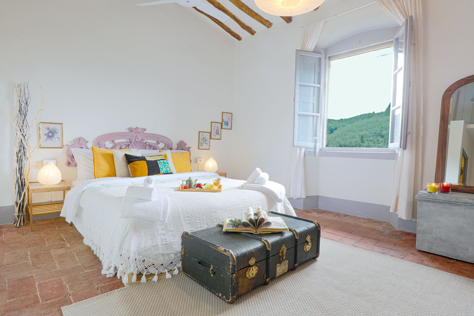 7 Schlafzimmer, Schreibtisch, Bügeleisen/Bügelbrett, Reisekinderbett