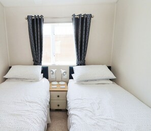 3 bedrooms, iron/ironing board, bed sheets
