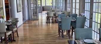 Saratoga Links track rental 4 bed 2.5 bath. Sleeps 8!!