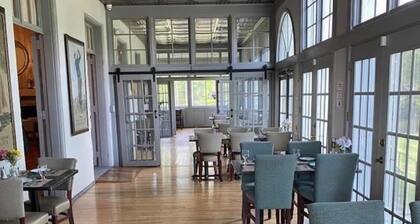 Saratoga Links track rental 4 bed 2.5 bath. Sleeps 8!!