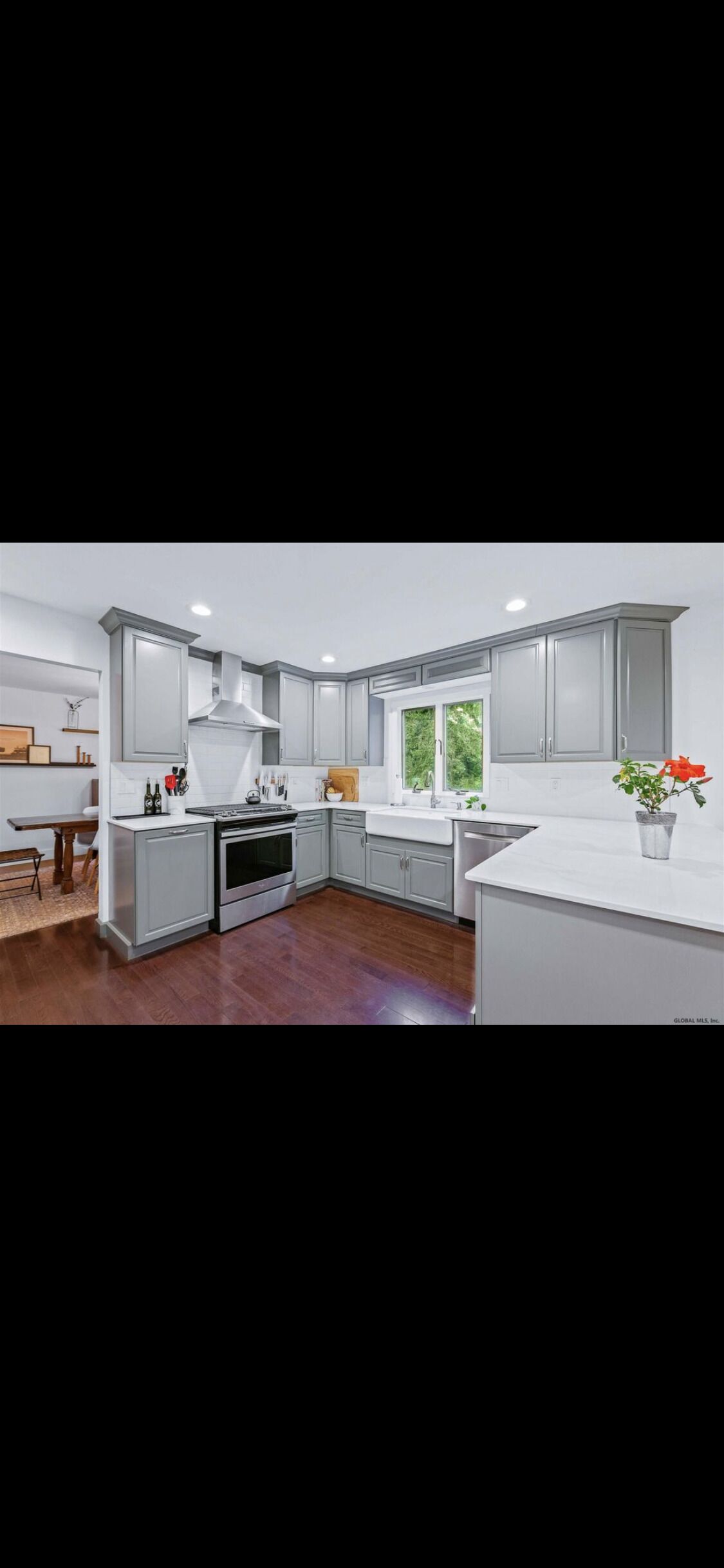 Saratoga Links track rental 4 bed 2.5 bath. Sleeps 8!!