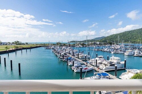 Marina living and Whitsundays lifestyle
