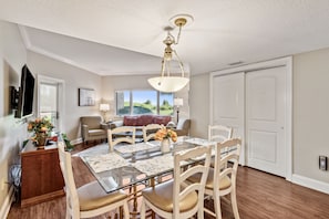Dining - 255-56 Sandcastles - Beautiful 2 Bedroom Oceanfront Condo - Ground Floor (Fernandina Beach)