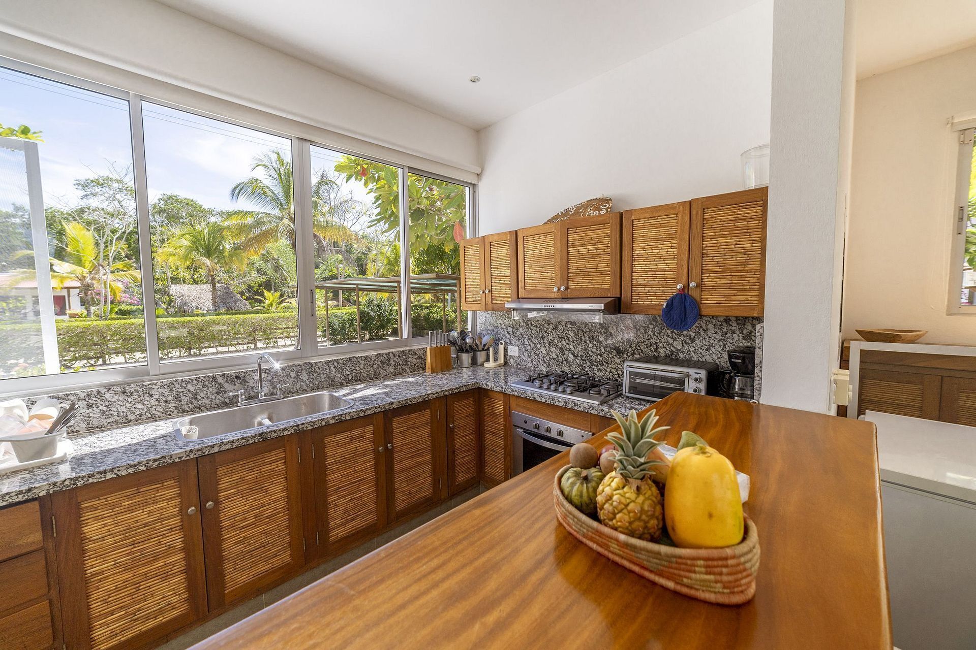 Tol002 - Beachfront villa with a pool in Tolú, Sucre