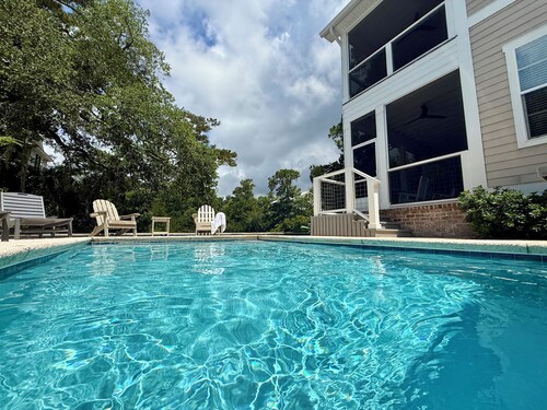 5 Bedroom Home with Heated Private Pool, Wildlife Views, Steps to Pier Village!