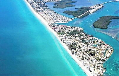Paradise 🏝Beach heaven 🌞condo 🦩<br>