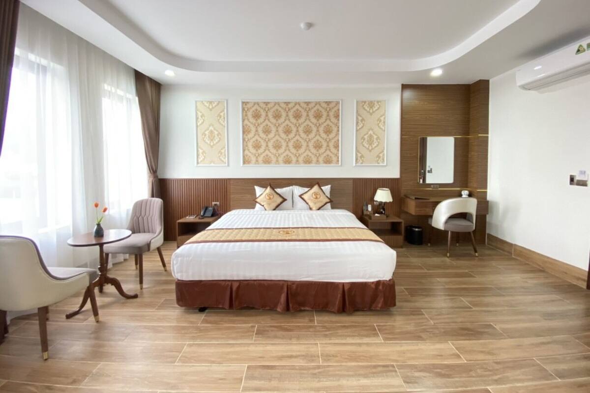 Minibar, in-room safe, free WiFi, bed sheets