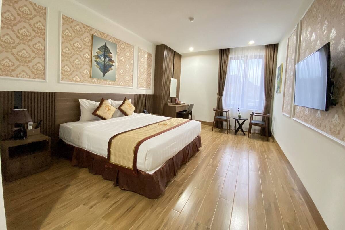 Minibar, in-room safe, free WiFi, bed sheets
