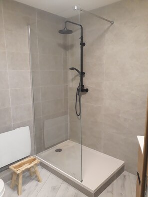Hair dryer, toilet paper - 48 sqm apartment with 4 beds - Beach nearby (Bormes-les-Mimosas)