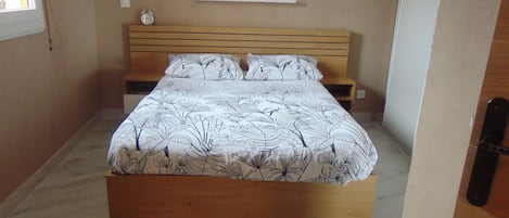 1 bedroom, desk, iron/ironing board, free WiFi