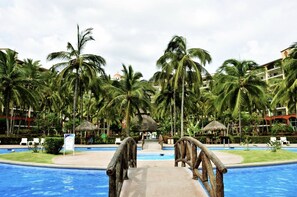 Ulkouima-allas, lämmitetty uima-allas