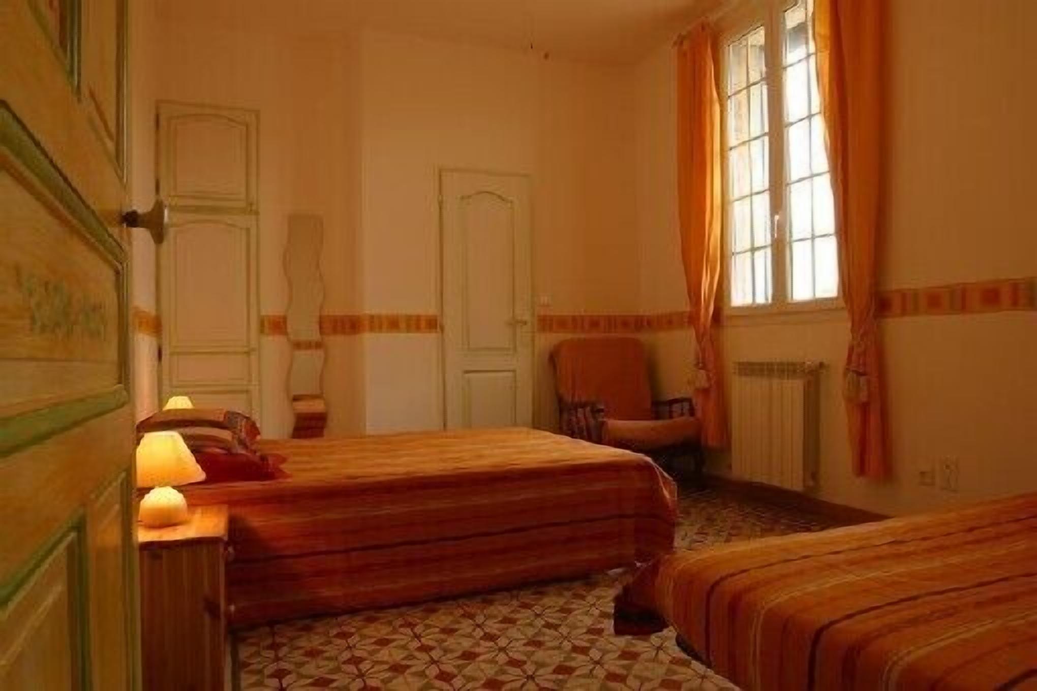 Pretty restored farmhouse in an old wine farm between Uzes and Nîmes