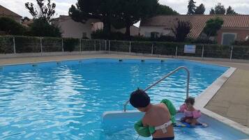 Piscina externa, piscina aquecida