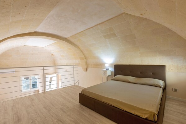 2 bedrooms, iron/ironing board