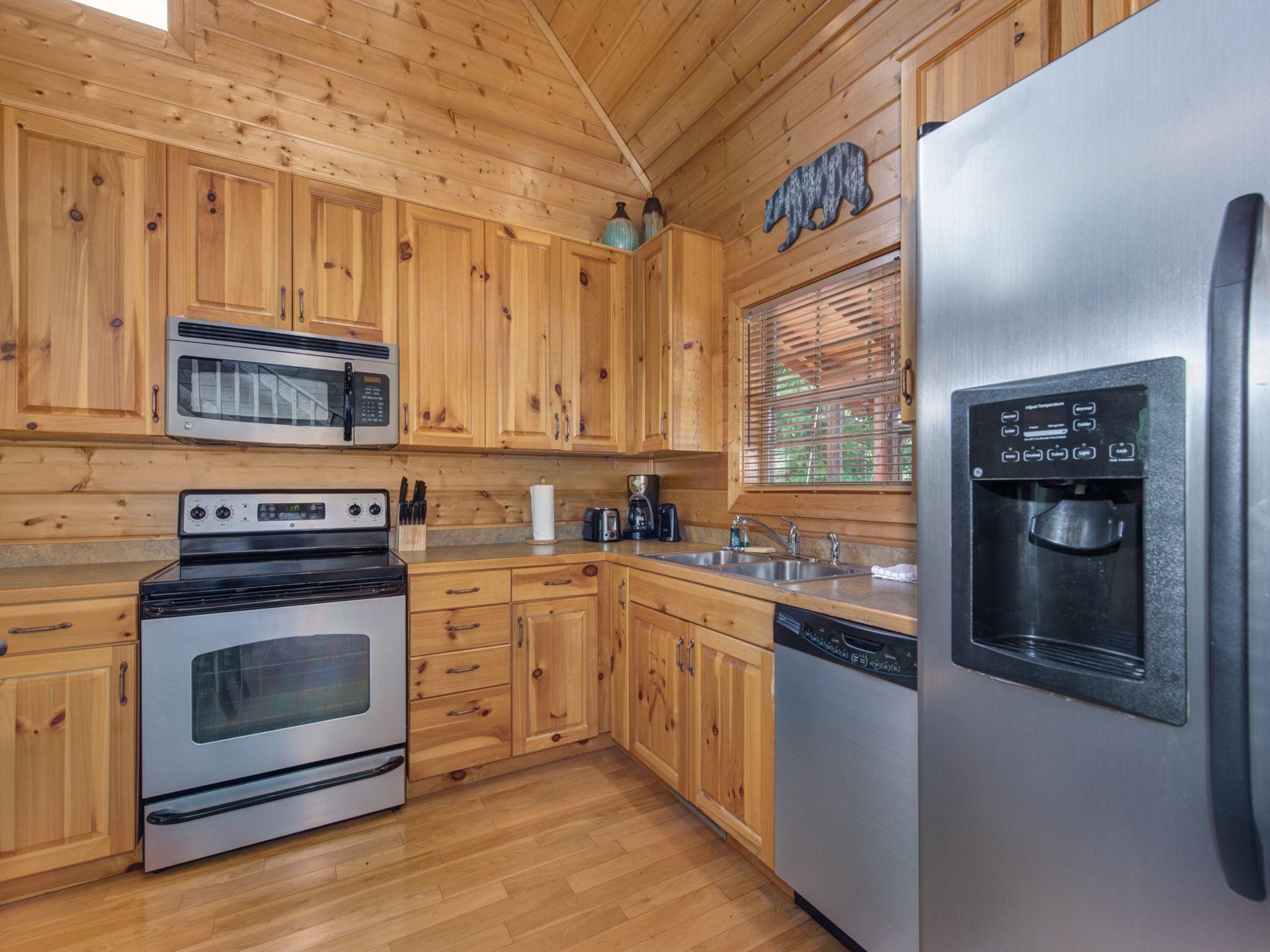 Alexas Hideaway | Pool Access, Hot Tub, Pool Table