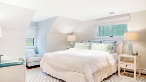 4 slaapkamers, een strijkplank/strijkijzer, internet, beddengoed