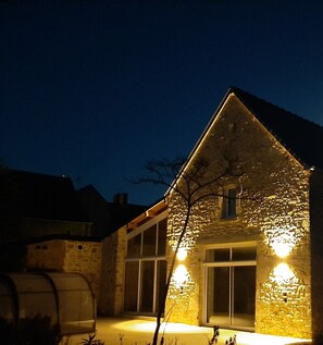 Exterior - Fully renovated cottage with swimming pool in the heart of Cotentin (MONTEBOURG)