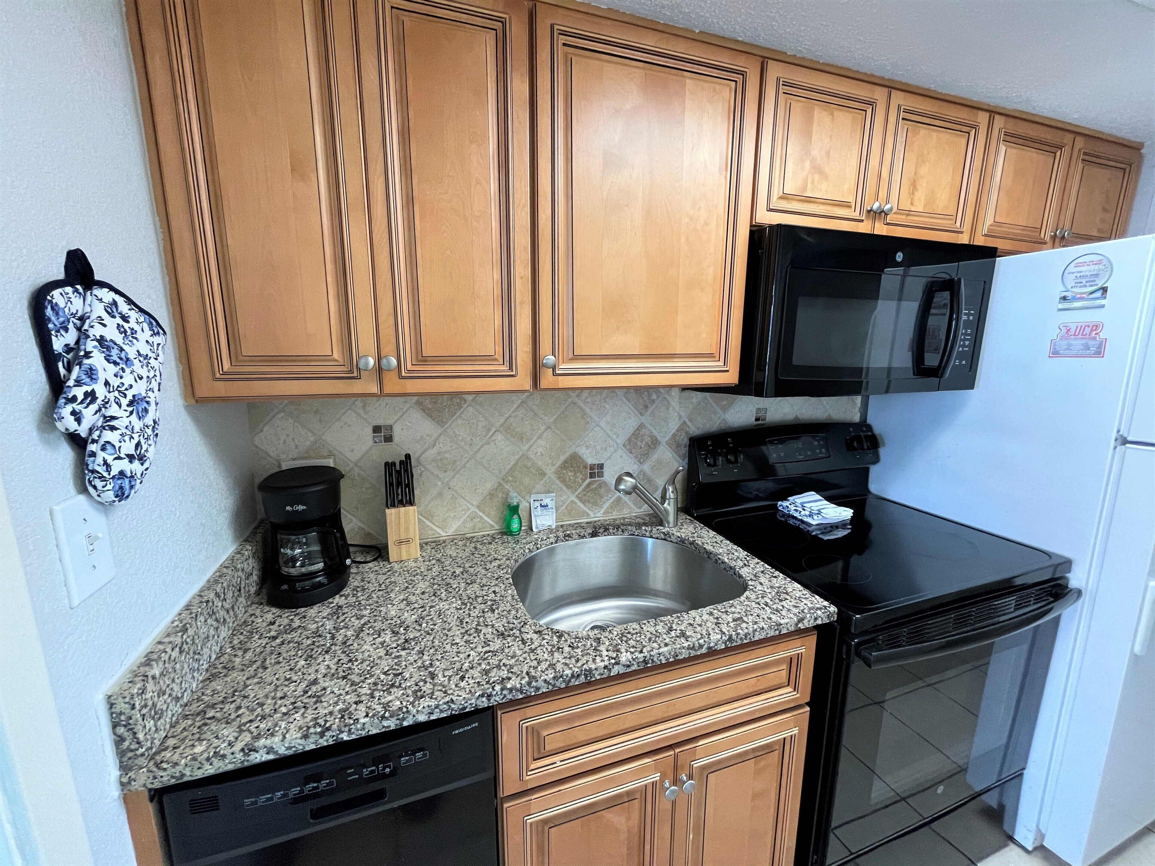 SUPERB OCEAN VIEWS FROM THIS BEAUTIFUL OCEAN VIEW CONDO