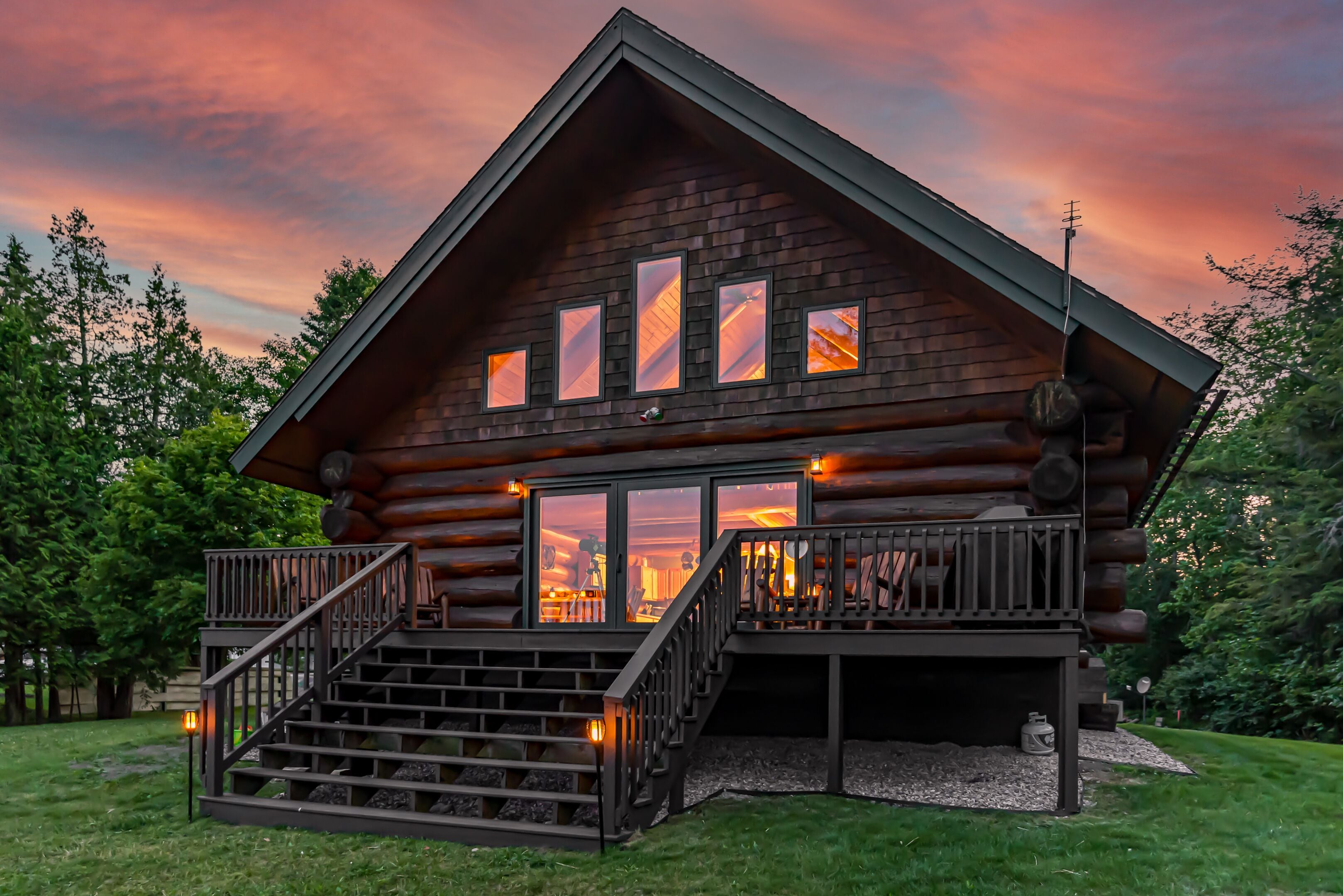 Beautiful Log Home on Lake Michigan - Great fall color tour central location