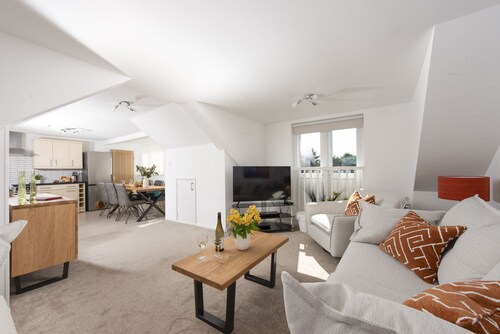 Bridge Apartment -  Family Friendly - 5km from Beach