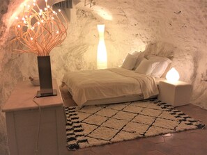 1 soverom, strykejern/-brett, wi-fi (inkludert) og sengetøy