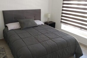 3 bedrooms, iron/ironing board, free WiFi, bed sheets