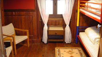 3 chambres, coffres-forts dans les chambres, lit parapluie, Wi-Fi