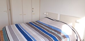 2 bedrooms, in-room safe, iron/ironing board, free WiFi