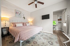 1 bedroom, desk, iron/ironing board, WiFi