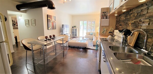 المنشأة من الداخل