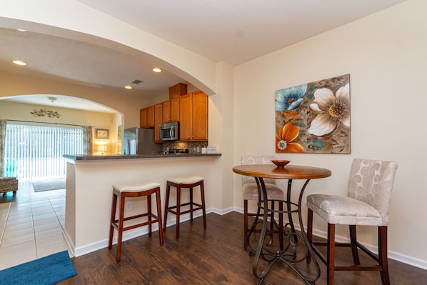 Microwave, dishwasher, coffee/tea maker, cookware/dishes/utensils