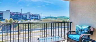 NEW! 2BR/2BA Bristol Speedway,Elevator, One Level